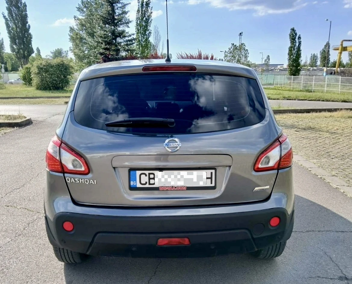 Nissan Qashqai 1.6 ОБСЛУЖЕН, снимка 2 - Автомобили и джипове - 54703956