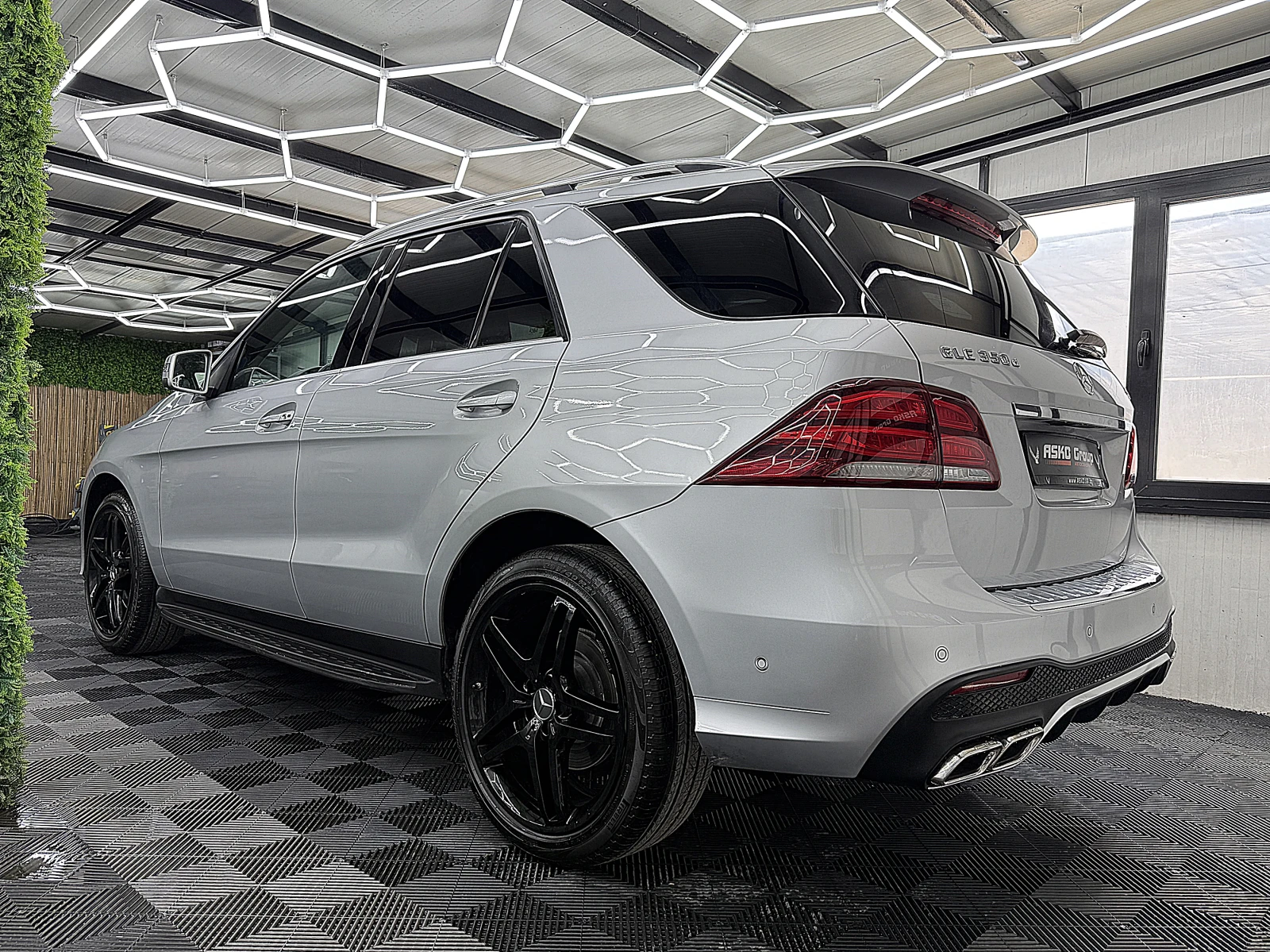 Mercedes-Benz GLE 350 AMG-line/360-K/4-Matic/ PODGREV/СОБСТВЕН ЛИЗИНГ, снимка 4 - Автомобили и джипове - 54740561