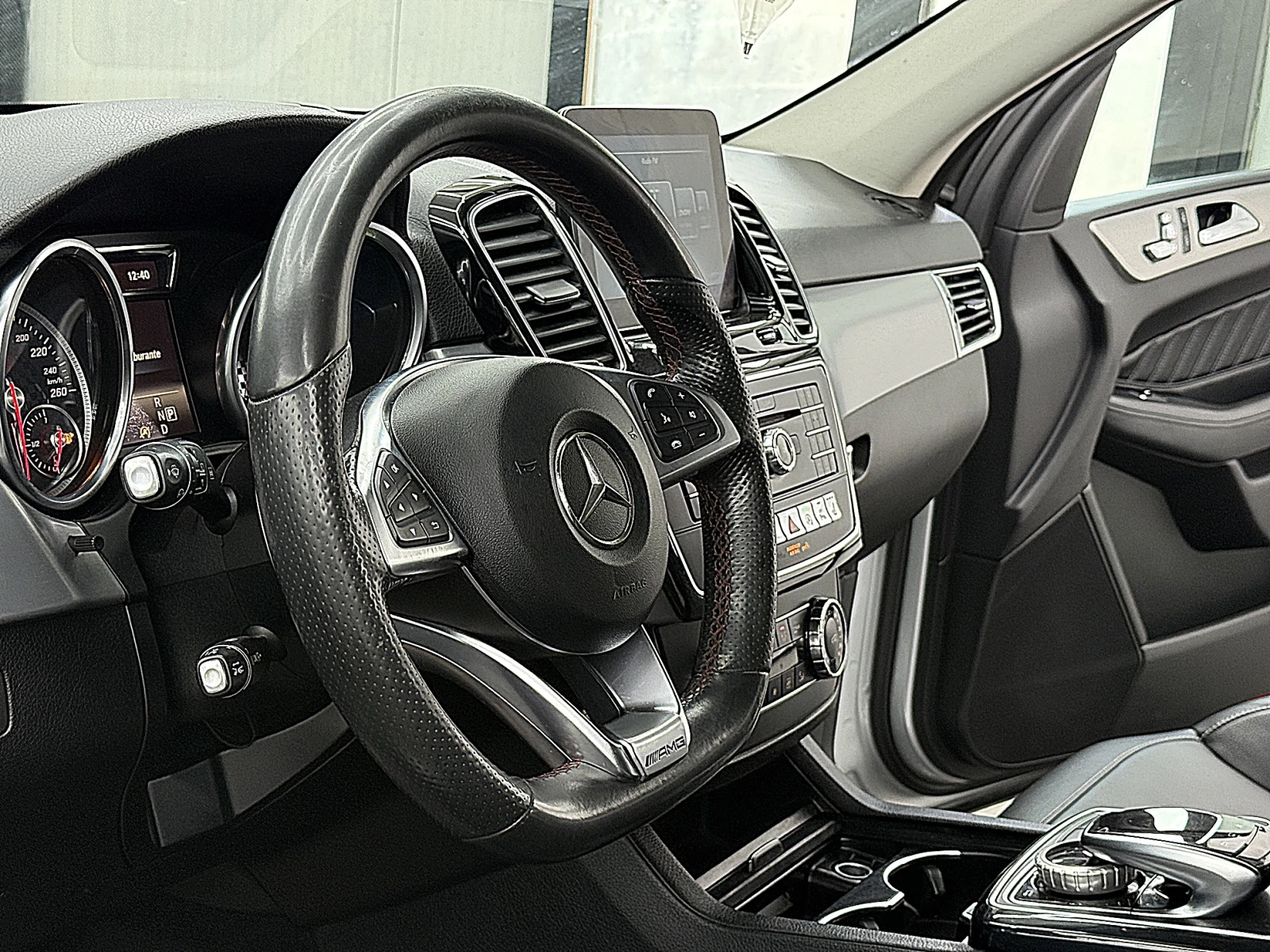 Mercedes-Benz GLE 350 AMG-line/360-K/4-Matic/ PODGREV/СОБСТВЕН ЛИЗИНГ, снимка 12 - Автомобили и джипове - 54740561