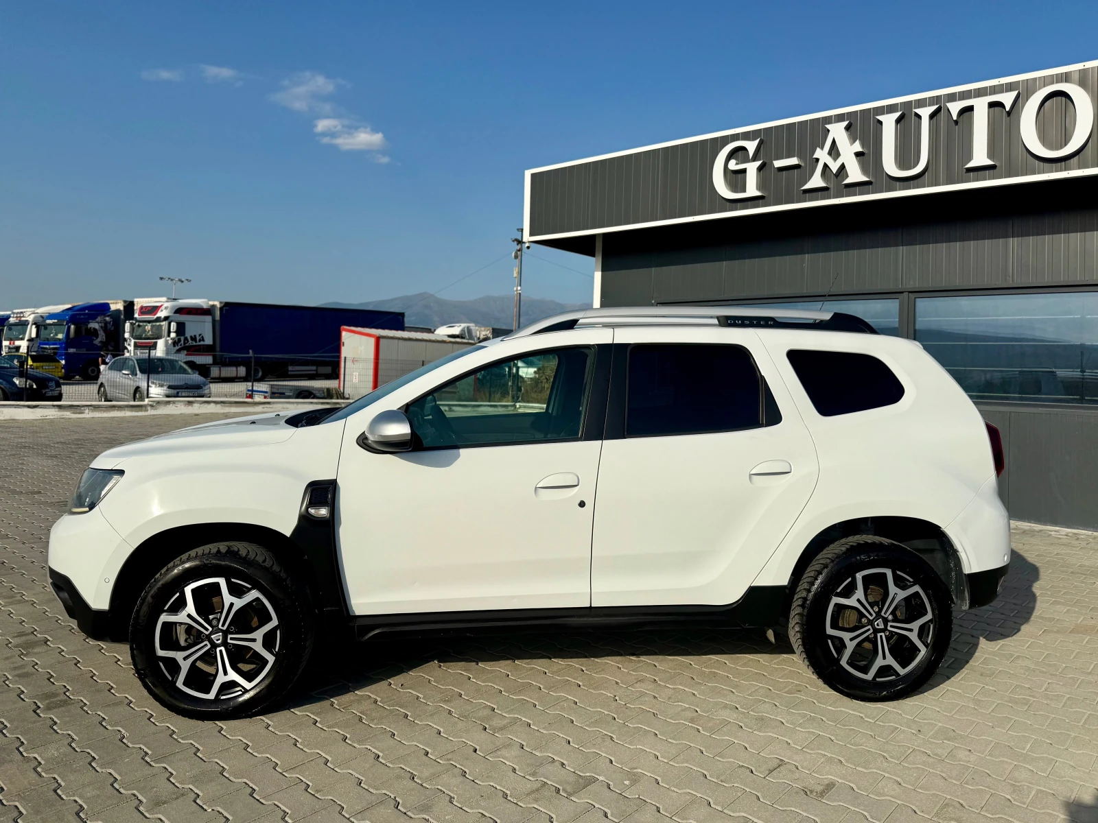 Dacia Duster 1.5dci СОБСТВЕН ЛИЗИНГ !!!, снимка 8 - Автомобили и джипове - 55920055