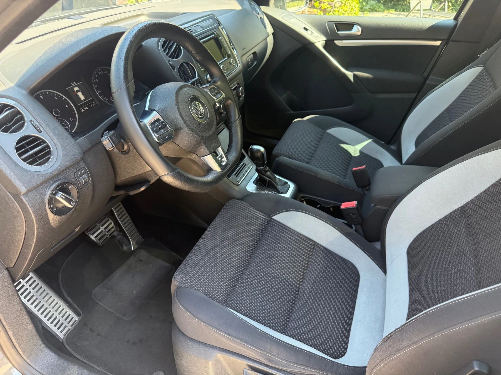 VW Tiguan 2.0TDI* 4x4* R-line* ���������*  | Mobile.bg � ����������� 5