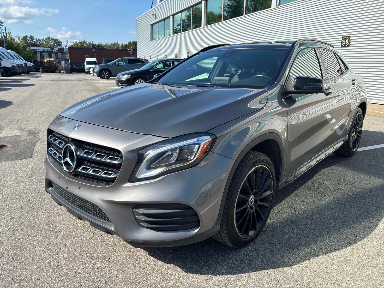 Mercedes-Benz GLA 250  * CARFAX * ОПЦИЯ ЗА ФИНАНСИРАНЕ