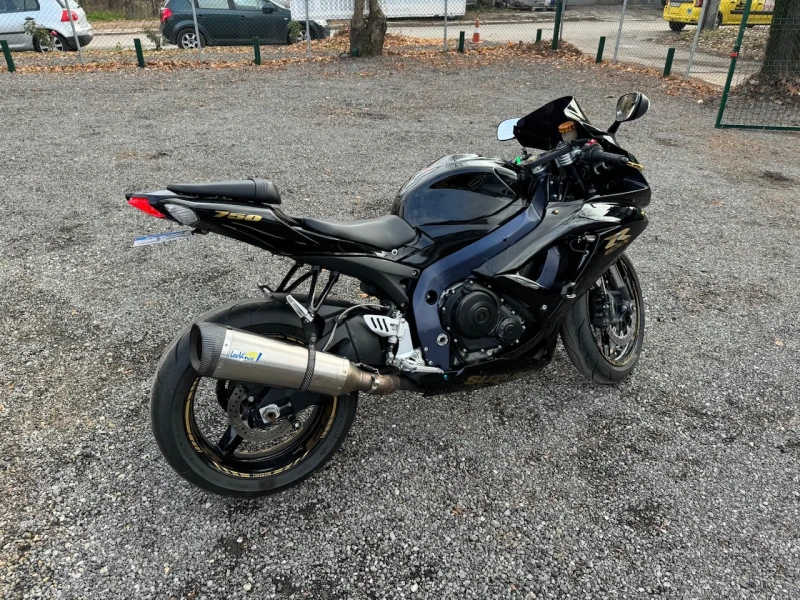 Suzuki Gsxr 750куб* 150к.с.* 23660км.* ОБСЛУЖЕН!, снимка 9 - Мотоциклети и мототехника - 47994734