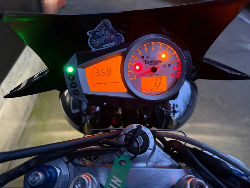 Triumph Speed Triple 1050icc, снимка 11 - Мотоциклети и мототехника - 53406328