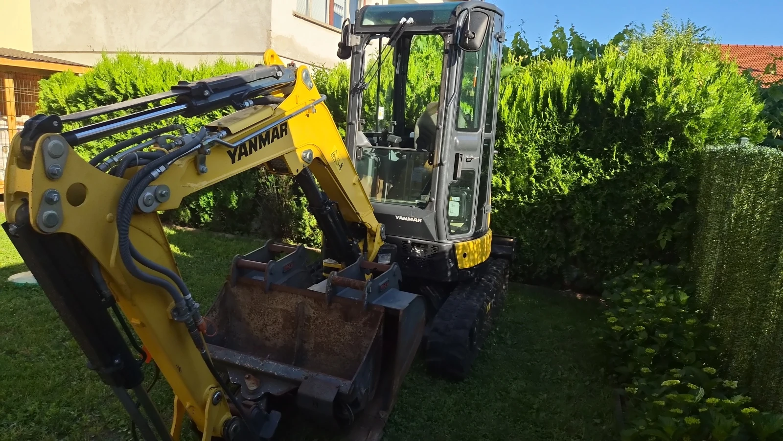 Багер Yanmar Vio 26-6, снимка 13 - Индустриална техника - 54965356
