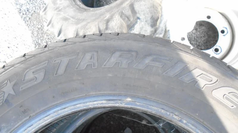 Гуми Летни 215/60R16, снимка 2 - Гуми и джанти - 22368371