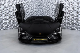 Lamborghini Revuelto Nero gloss
