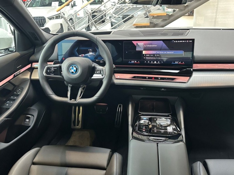 BMW i5 eDrive40/ M-SPORT PRO/ H&K/ ICONIC GLOW/ HEAD UP/ , снимка 5 - Автомобили и джипове - 45357265