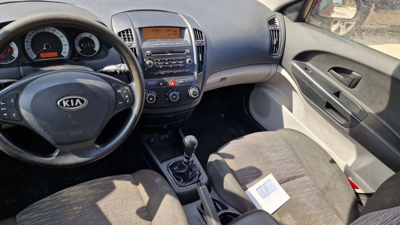 Kia Ceed 1.4i 105kc , снимка 9 - Автомобили и джипове - 47484720