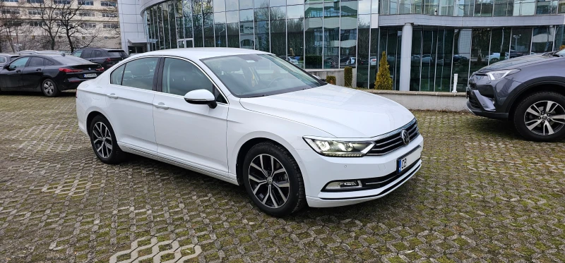 VW Passat 1.5 Порше София Изток закупен от БГ, снимка 1 - Автомобили и джипове - 48383541