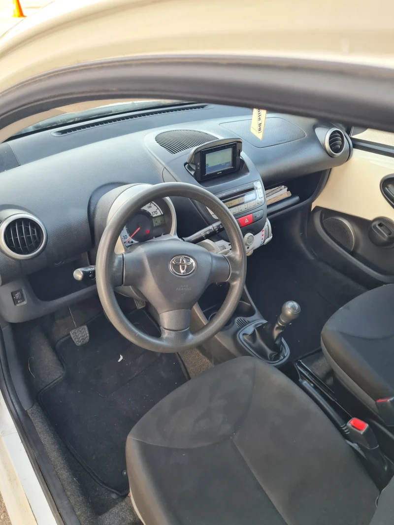 Toyota Aygo Евро 5А, снимка 7 - Автомобили и джипове - 48589836