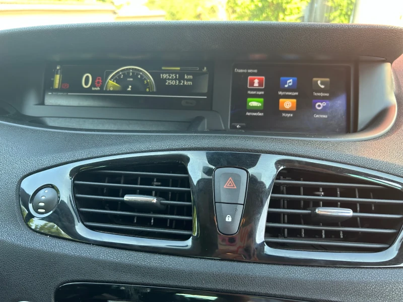 Renault Scenic 1.5 dci XMOD, снимка 5 - Автомобили и джипове - 52428137