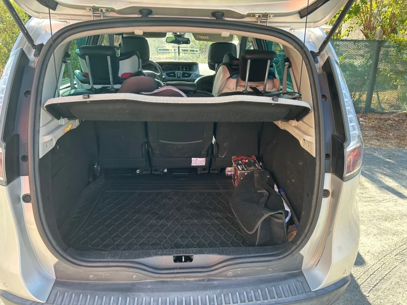 Renault Scenic 1.5 dci XMOD, снимка 9 - Автомобили и джипове - 52428137