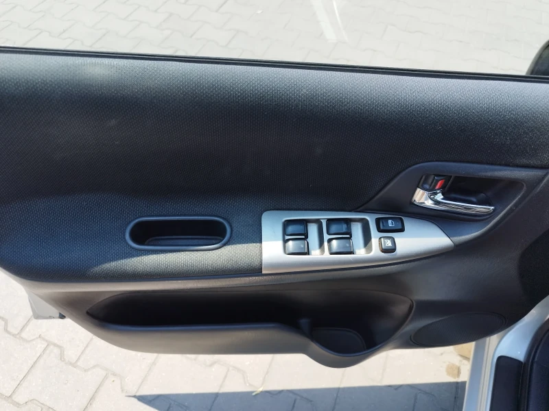 Toyota Corolla verso, снимка 8 - Автомобили и джипове - 51953369