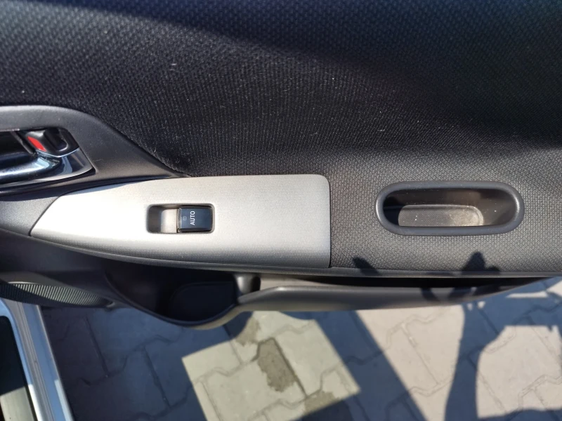 Toyota Corolla verso, снимка 14 - Автомобили и джипове - 51953369