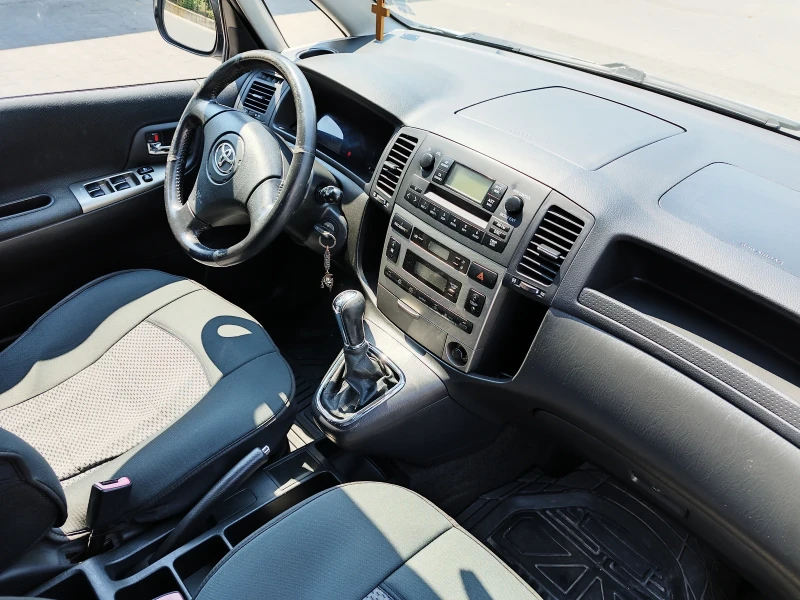 Toyota Corolla verso, снимка 12 - Автомобили и джипове - 51953369