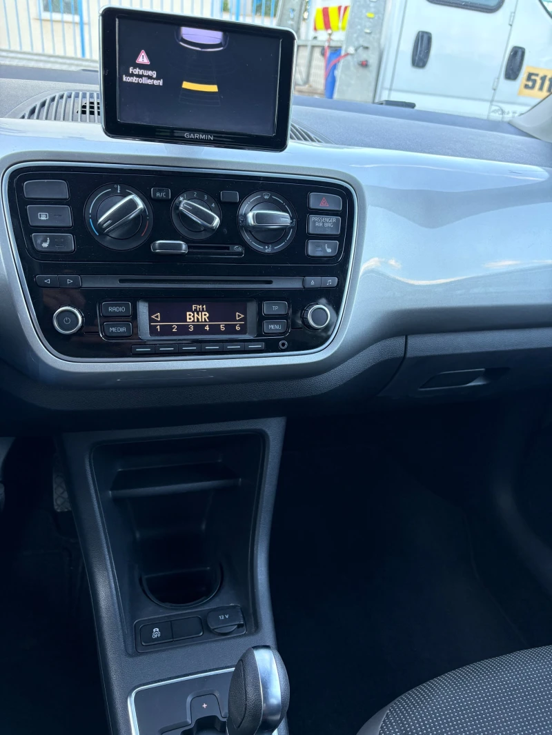 VW Up 1, 0 MPI , снимка 10 - Автомобили и джипове - 51994313