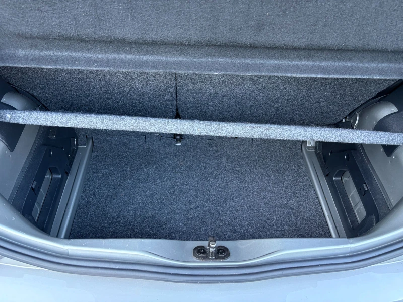 VW Up 1, 0 MPI , снимка 4 - Автомобили и джипове - 51994313