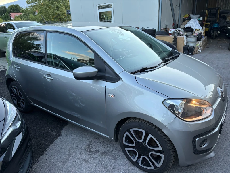 VW Up 1, 0 MPI , снимка 9 - Автомобили и джипове - 51994313