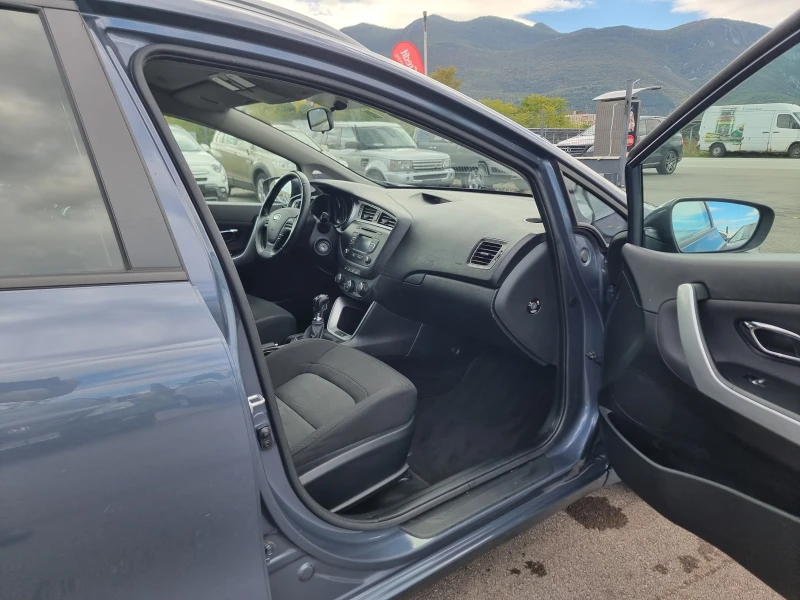 Kia Ceed 1.6CRDI, снимка 15 - Автомобили и джипове - 51999028