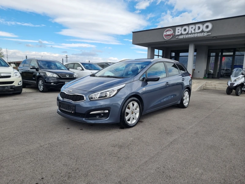 Kia Ceed 1.6CRDI, снимка 3 - Автомобили и джипове - 51999028