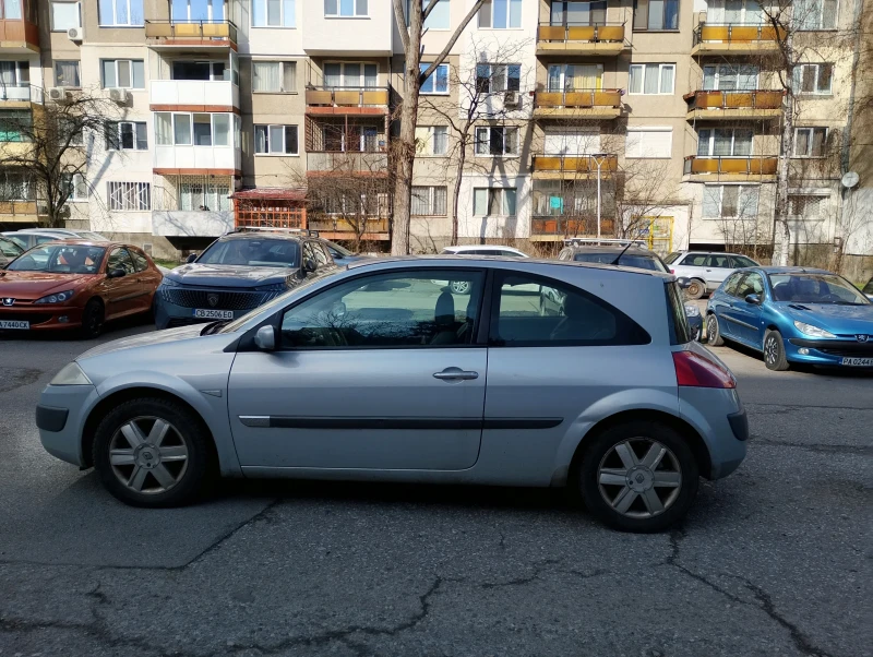 Renault Megane 1.4/16v, снимка 4 - Автомобили и джипове - 53524636