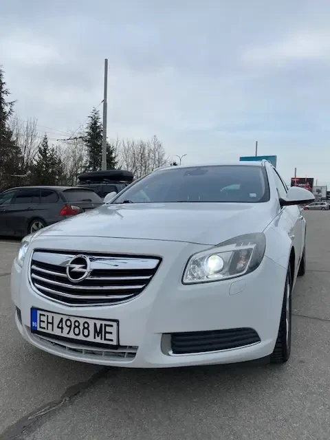 Opel Insignia SPORTS TOURER, снимка 4 - Автомобили и джипове - 49475314