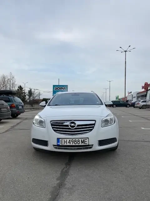 Opel Insignia SPORTS TOURER, снимка 6 - Автомобили и джипове - 49475314