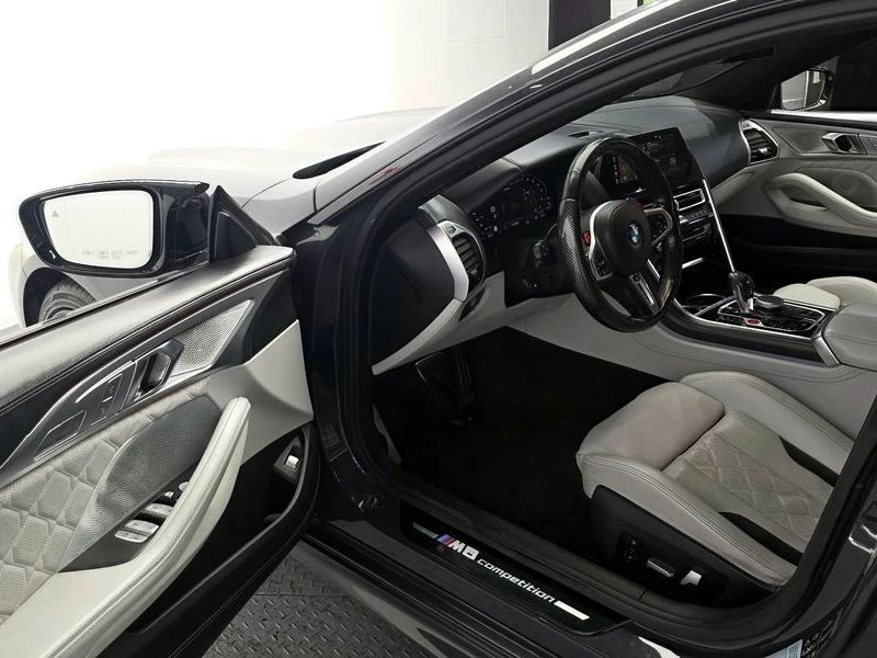 BMW M8 Gran Coupe Competition| B&W| 617кс| ВКЛ.ТЕХНОТЕСТ, снимка 10 - Автомобили и джипове - 55400890