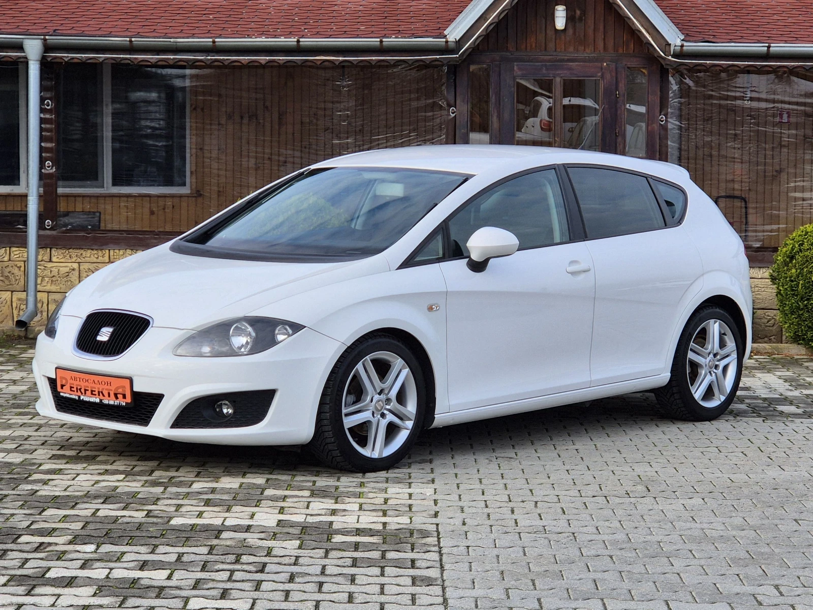 Seat Leon 1.6TDI 105к.с., снимка 1