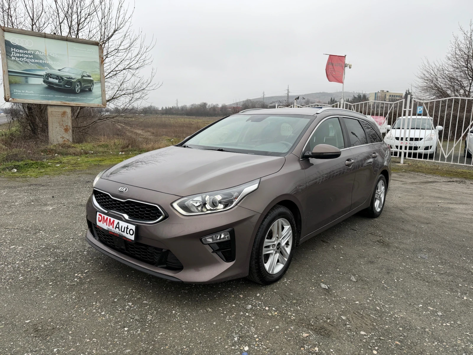 Kia Ceed АВТОМАТИК / БЕНЗИН / ЕВРО6 / ДИСТРОНИК / КАМЕРА , снимка 1