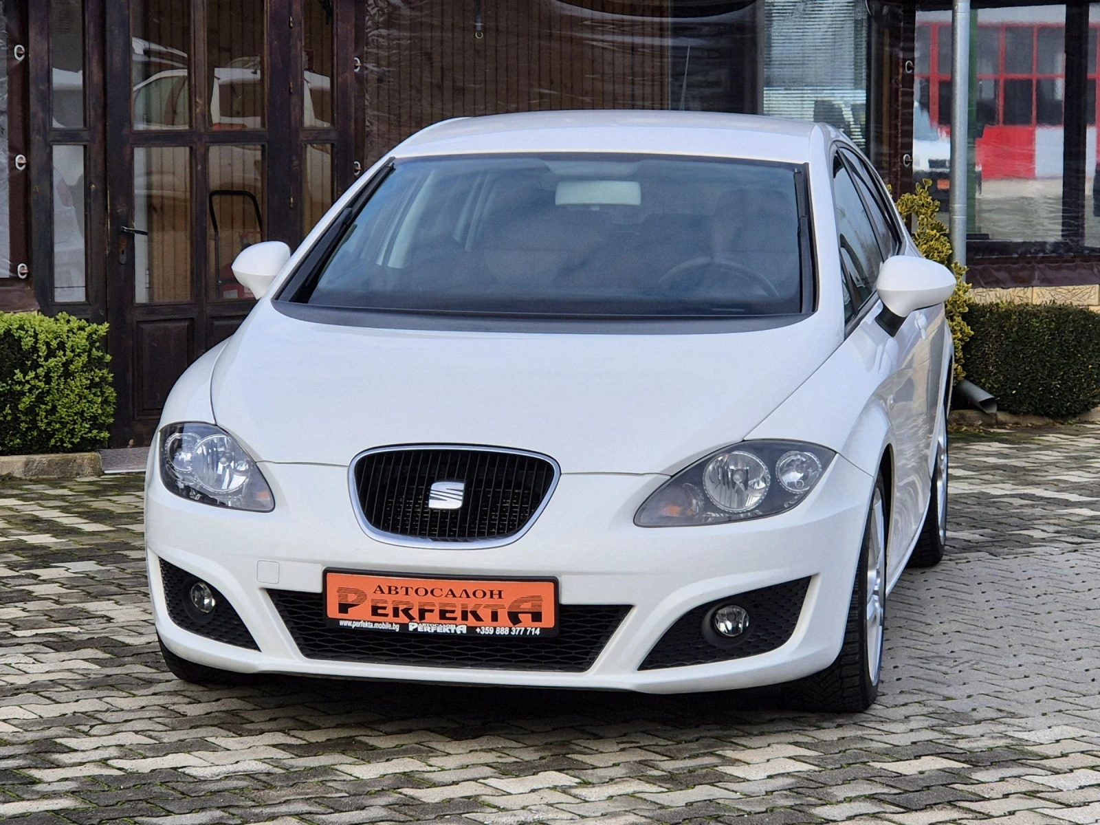 Seat Leon 1.6TDI 105к.с. - изображение 3