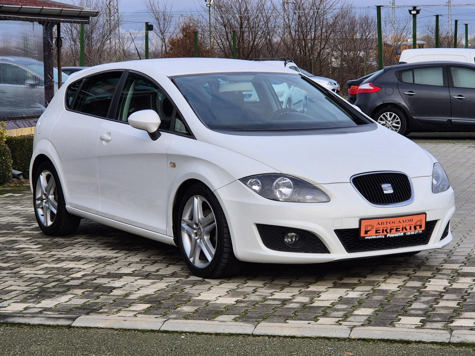 Seat Leon 1.6TDI 105к.с. - изображение 5