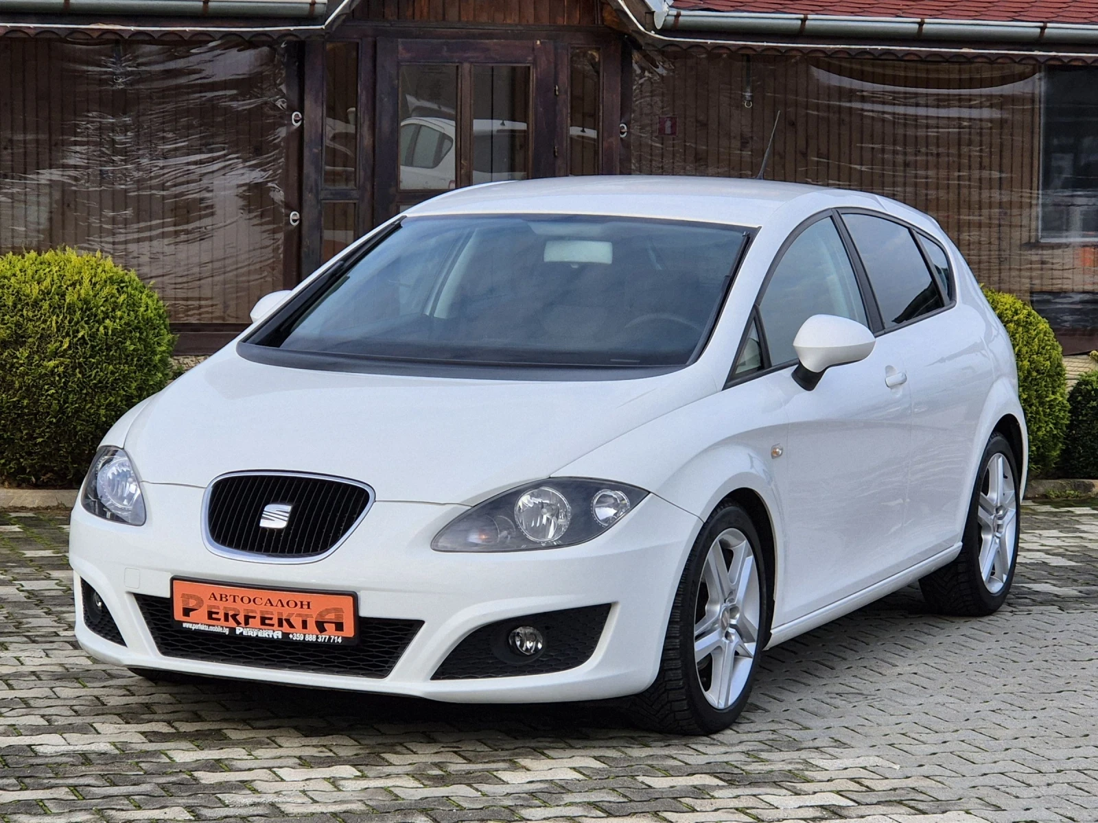 Seat Leon 1.6TDI 105к.с. - изображение 2