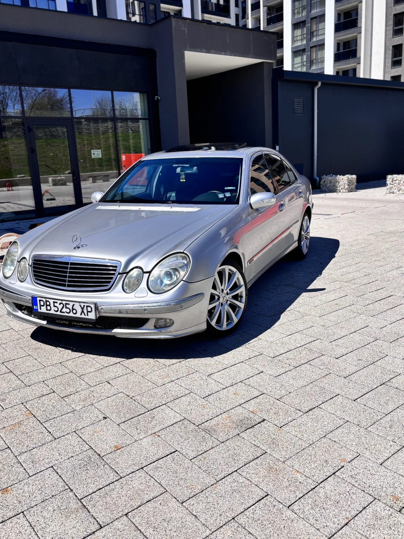 Mercedes-Benz E 320  - изображение 3