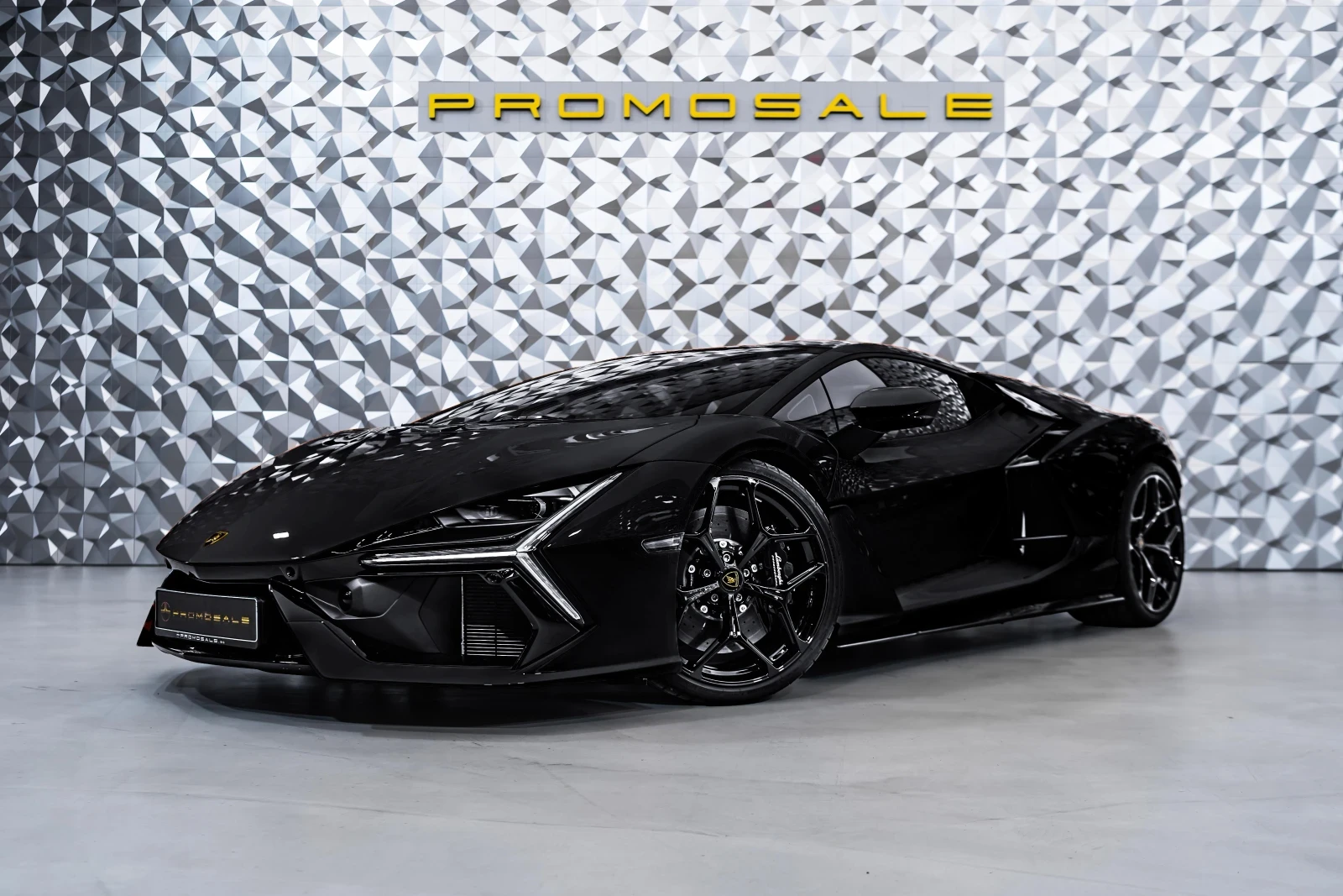 Lamborghini Revuelto Nero gloss - изображение 2