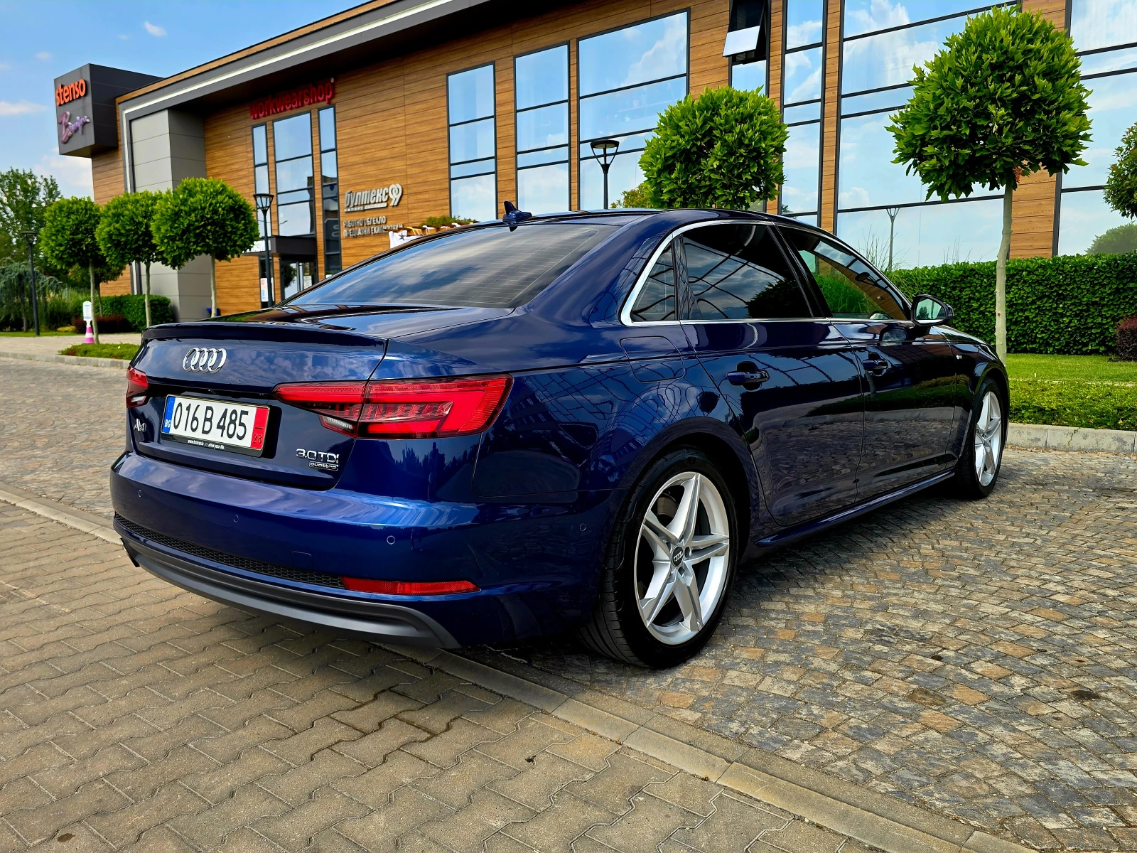 Audi A4 3.0TDI 4×4 8ZF 3×S-LINE LED DISTRONIC DI - изображение 5