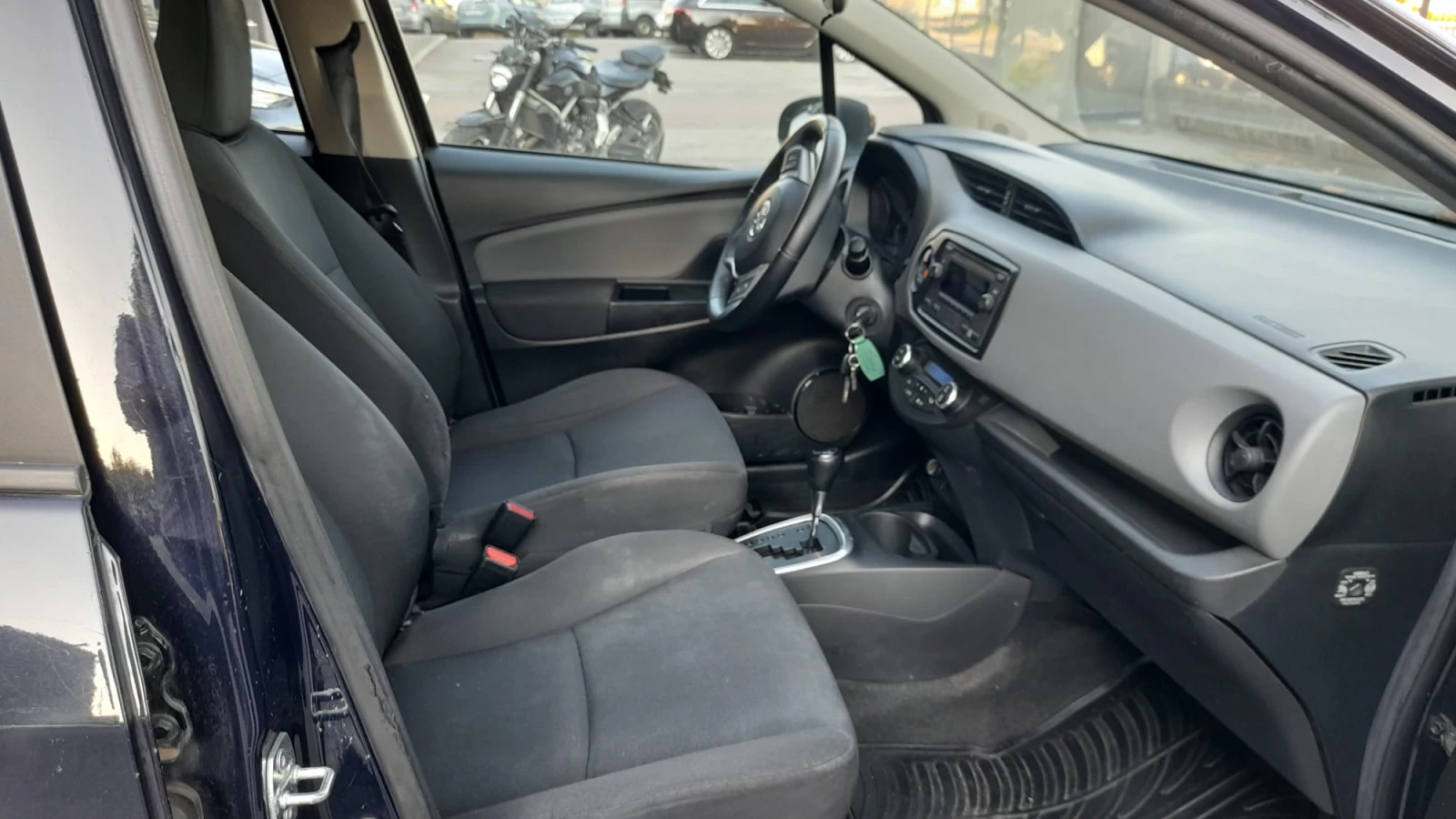 Toyota Yaris  - изображение 8
