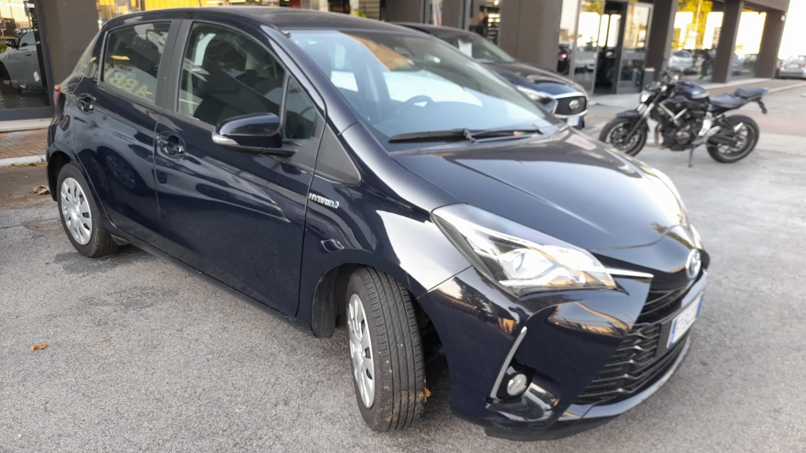 Toyota Yaris  - изображение 2