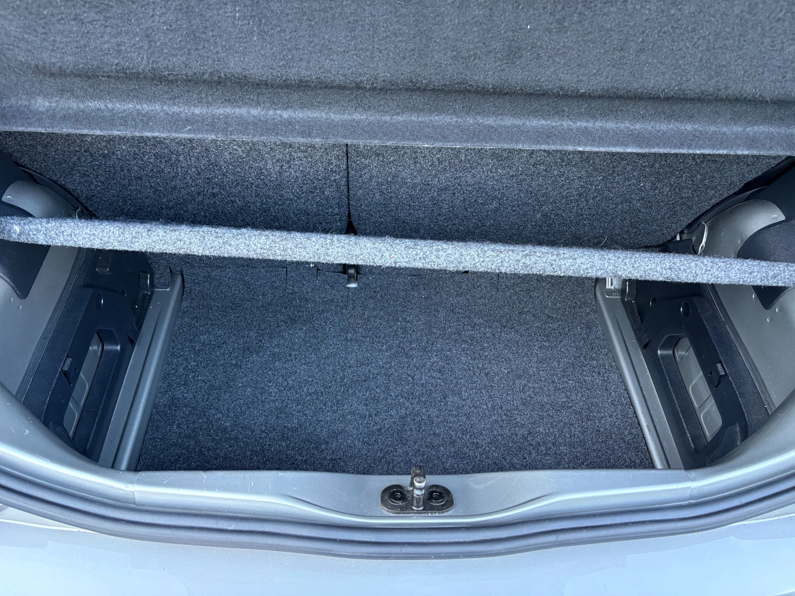 VW Up 1, 0 MPI  - изображение 4