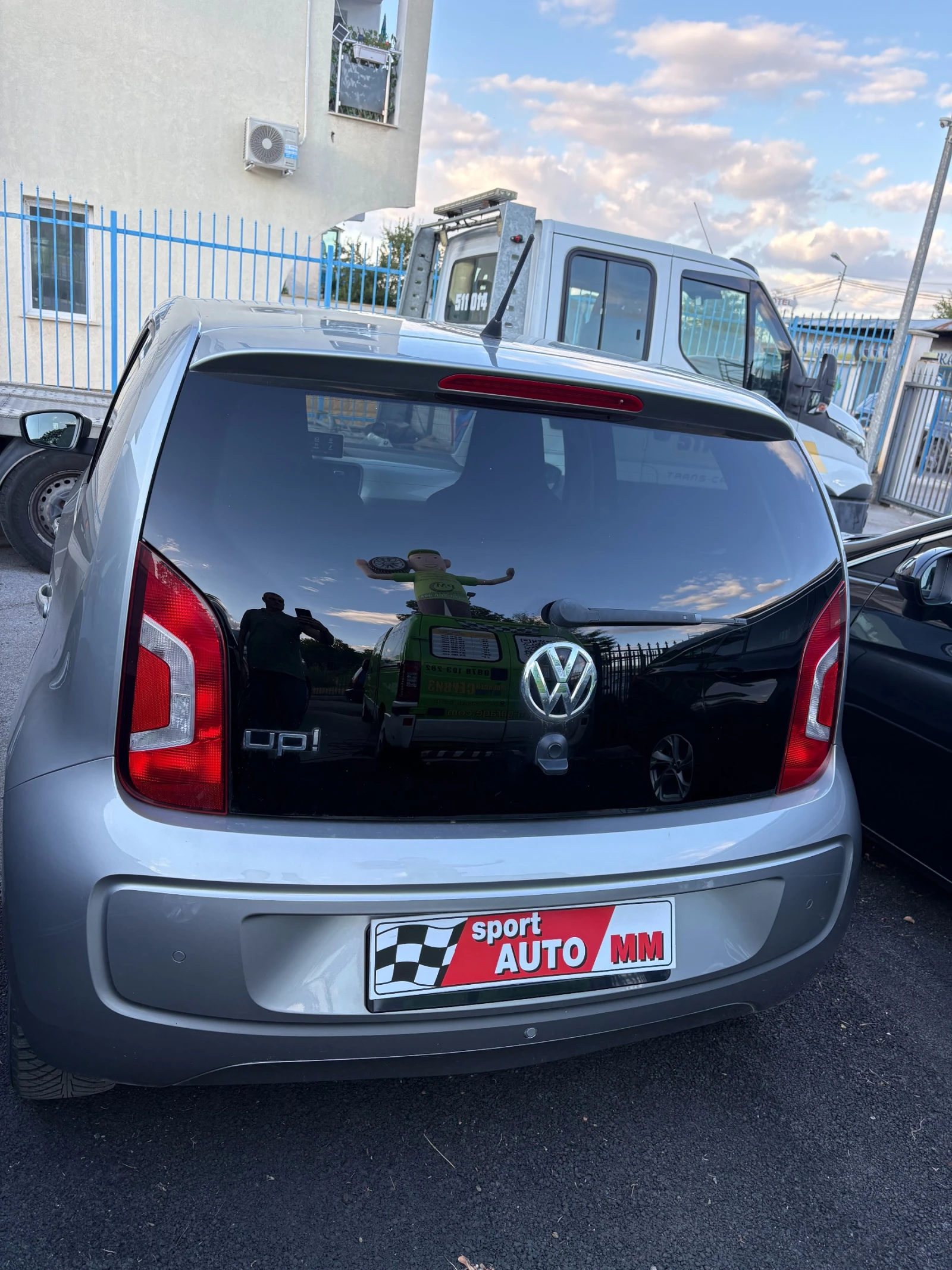 VW Up 1, 0 MPI  - изображение 2