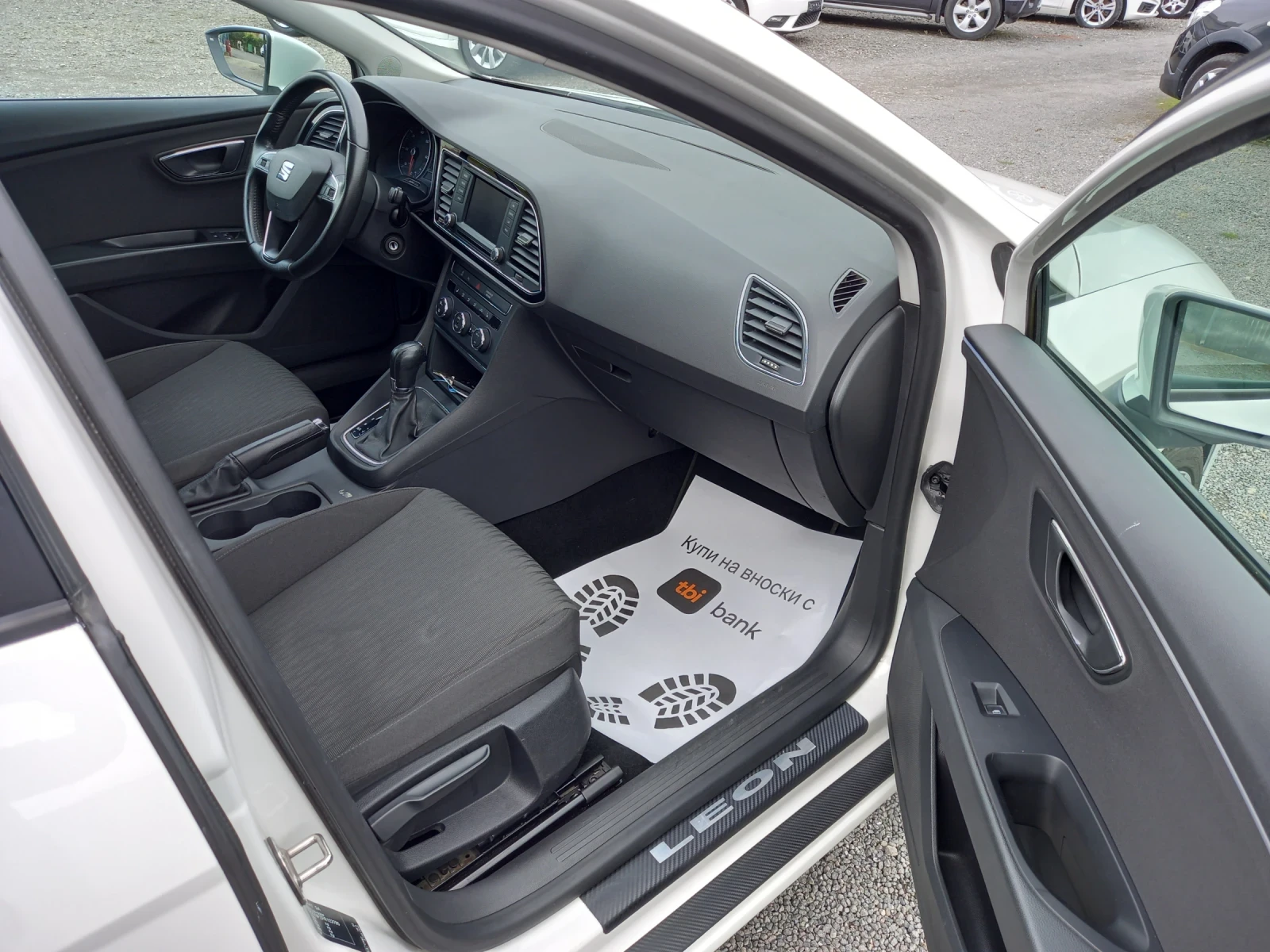 Seat Leon ST  2.0TDI  DSG - изображение 9