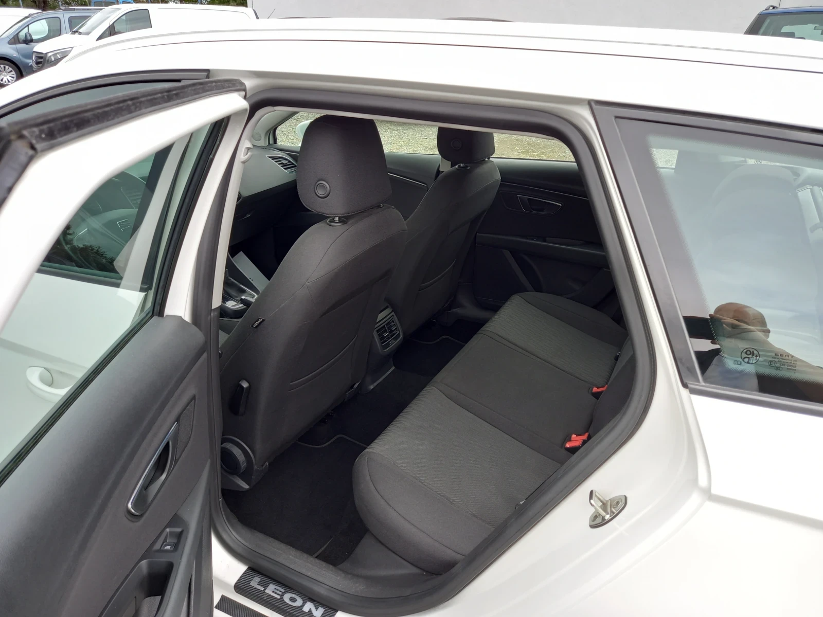 Seat Leon ST  2.0TDI  DSG | Mobile.bg   12