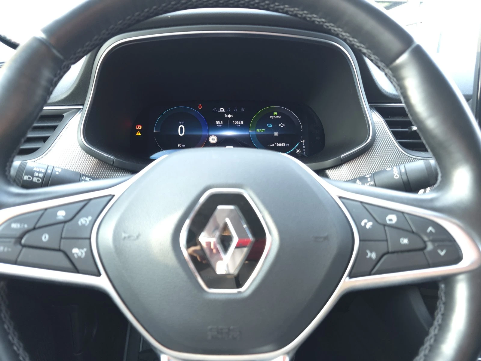 Renault Arkana 1.6 E-Tech Hybrid Бяла Перла| Навигация| Камера, снимка 12 - Автомобили и джипове - 53864281