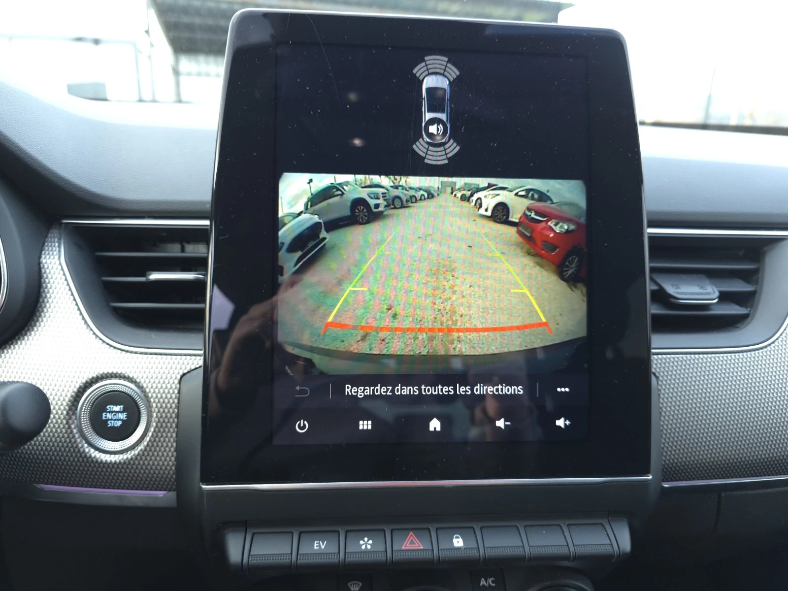 Renault Arkana 1.6 E-Tech Hybrid Бяла Перла| Навигация| Камера, снимка 15 - Автомобили и джипове - 53864281