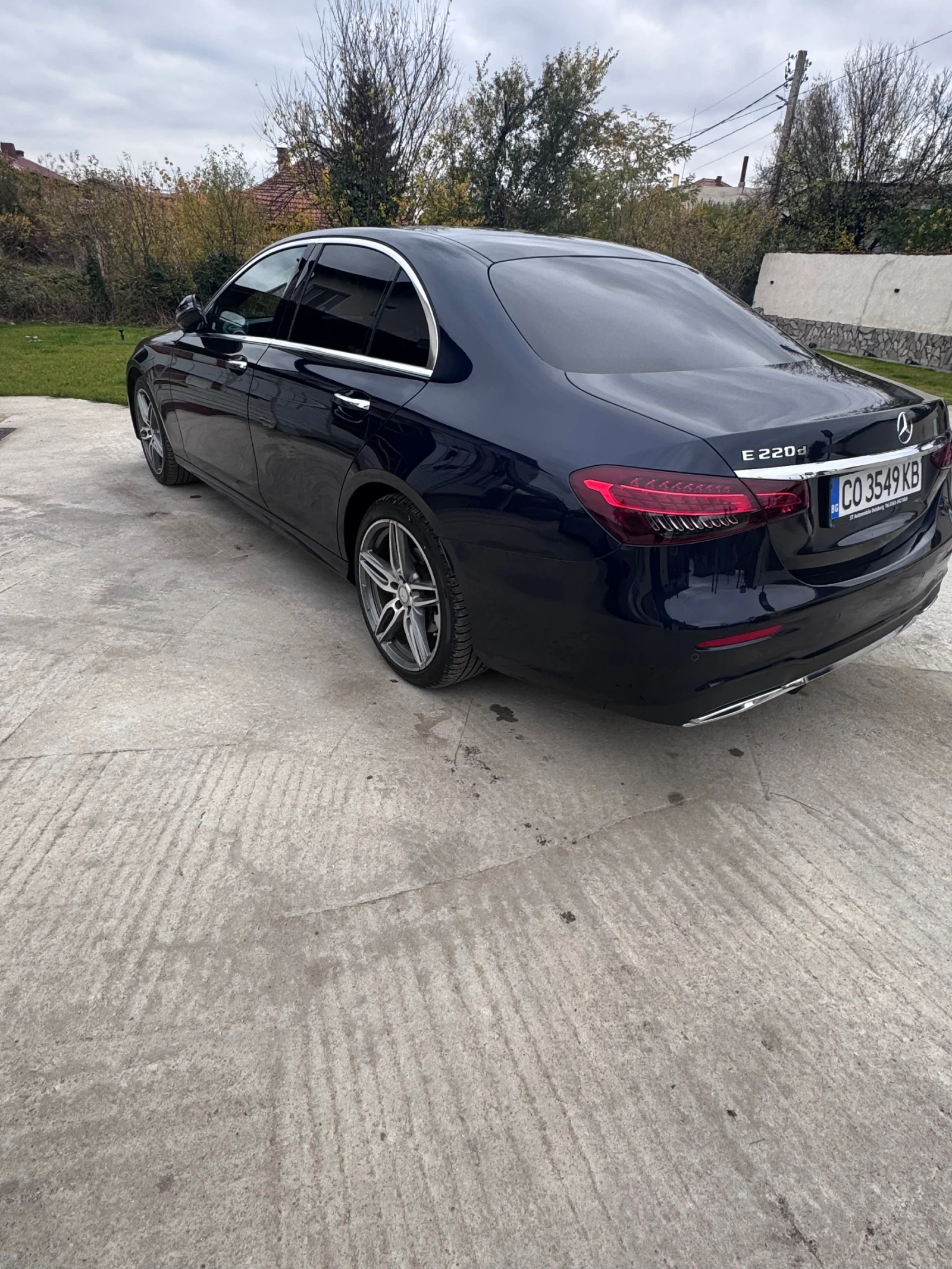 Mercedes-Benz E 220, снимка 6 - Автомобили и джипове - 54201074