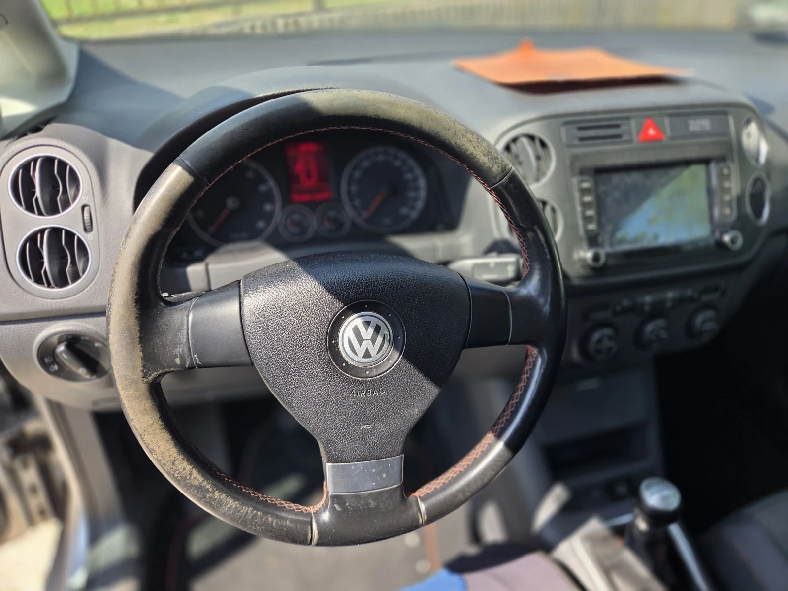 VW Golf Plus 1.6бенз , снимка 9 - Автомобили и джипове - 54574394