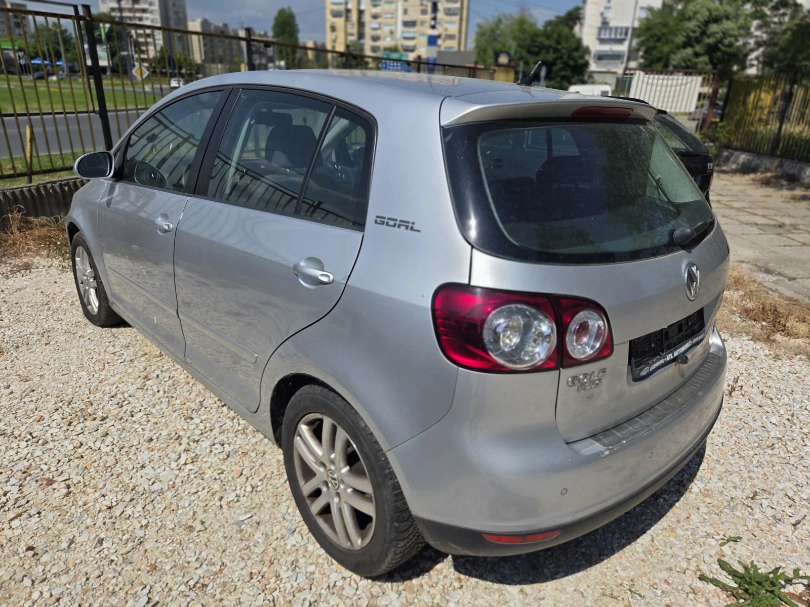 VW Golf Plus 1.6бенз , снимка 8 - Автомобили и джипове - 54574394