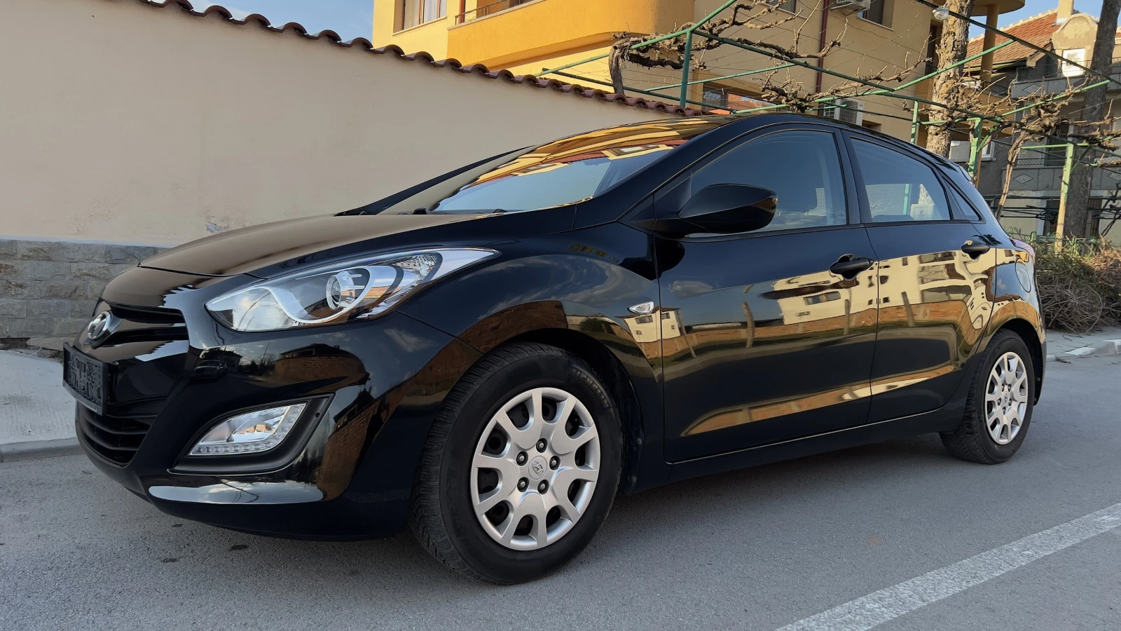 Hyundai I30 1.4i 2013г, снимка 2 - Автомобили и джипове - 54598682