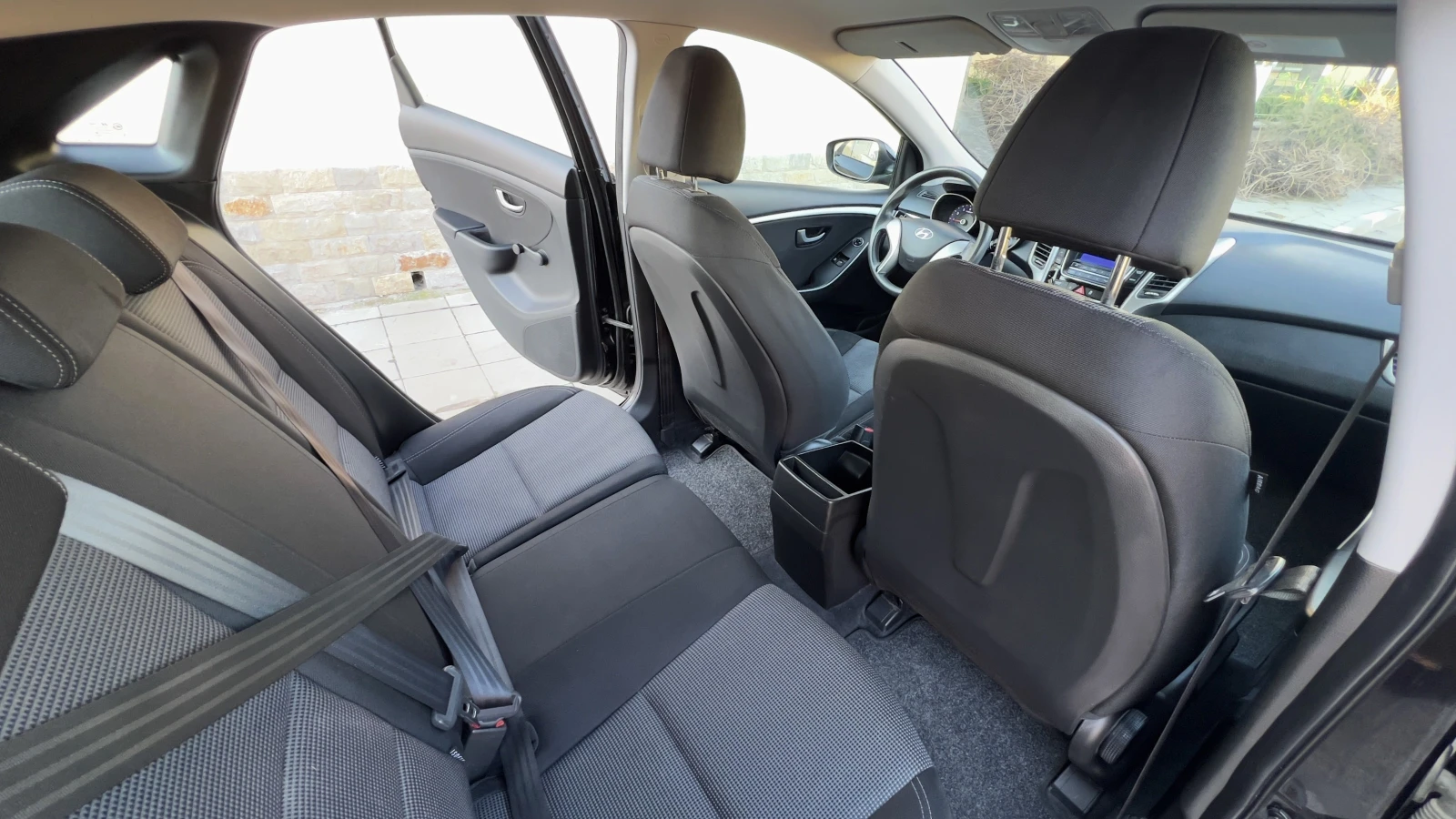 Hyundai I30 1.4i 2013г, снимка 11 - Автомобили и джипове - 54598682